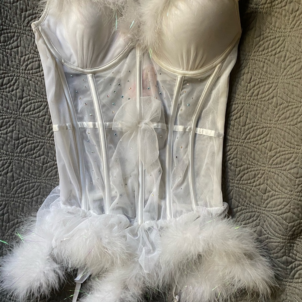 Victoria's Secret 36B,